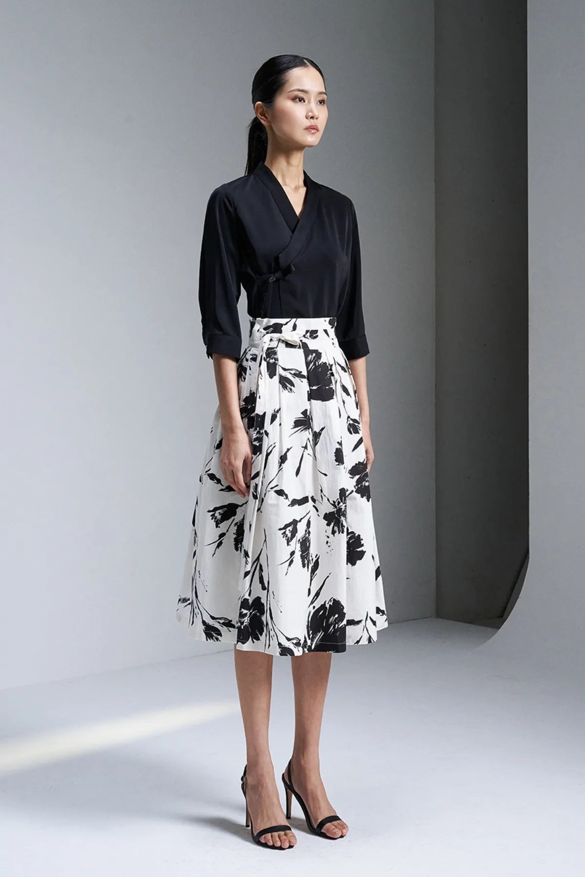 Heukbyeokhwa Wrap Skirt