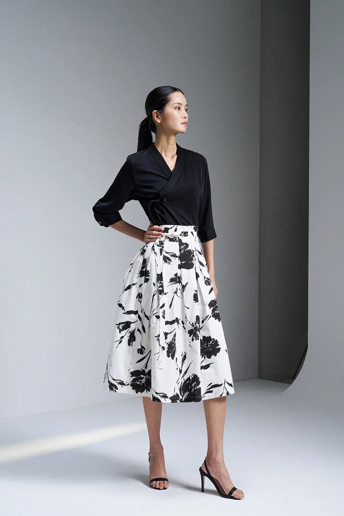 Heukbyeokhwa Wrap Skirt