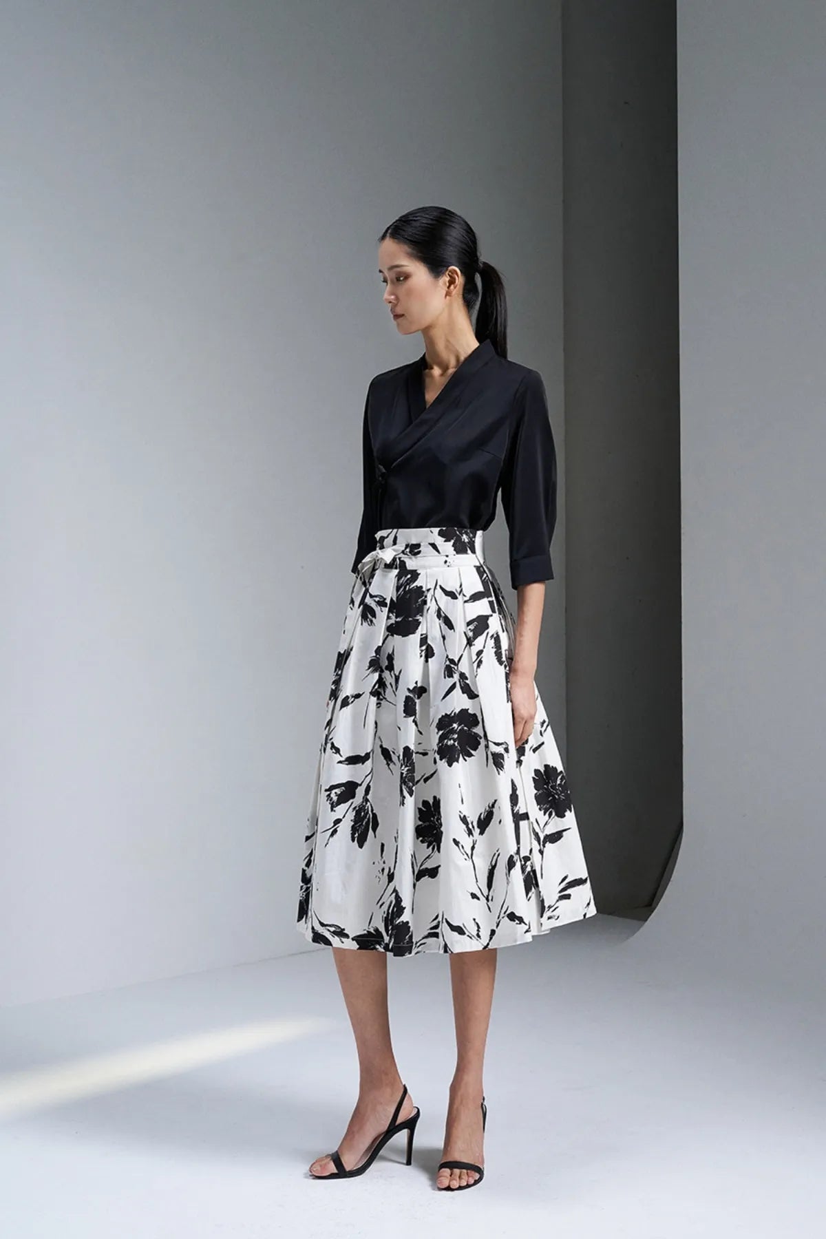 Heukbyeokhwa Wrap Skirt