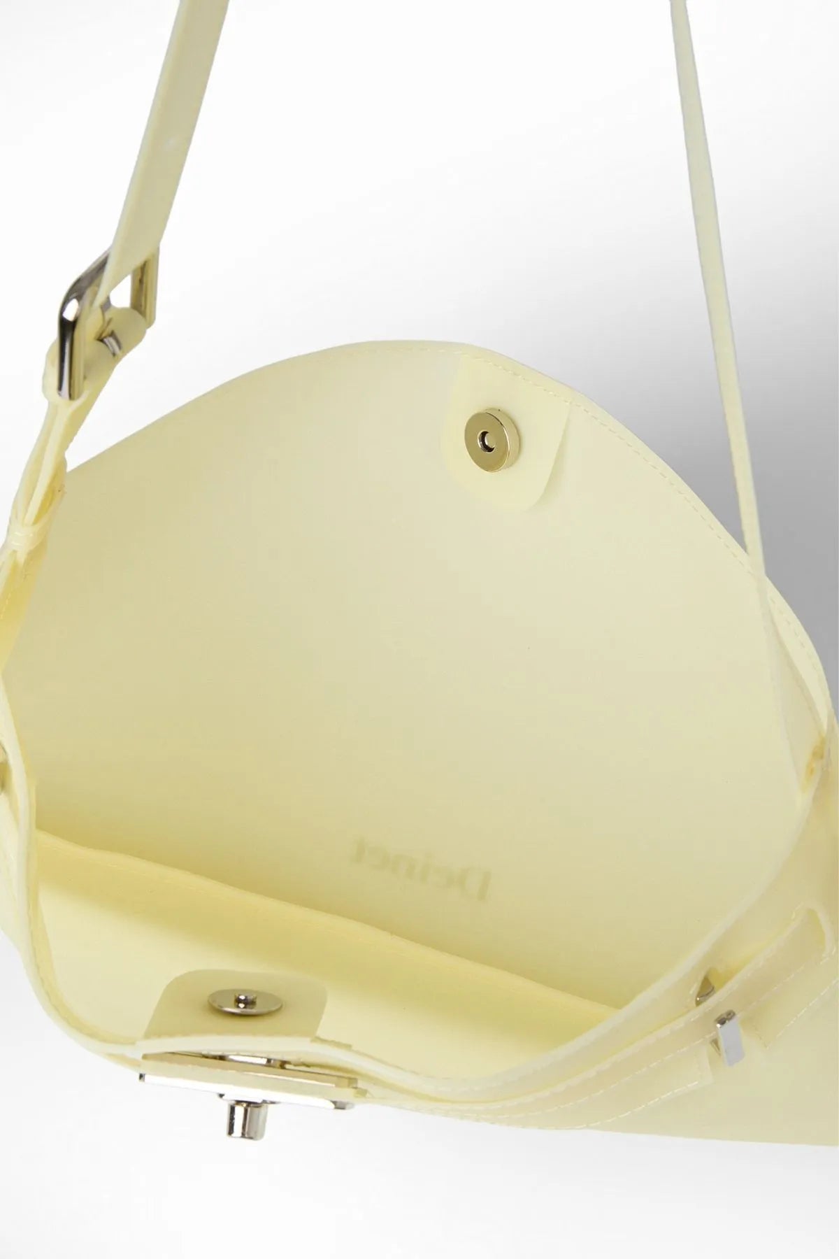 jelly-two-way-middle-bag-butter-detail-1