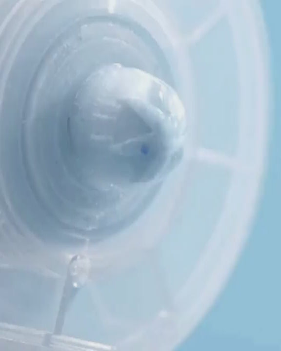 Load video: Zero Pore Clearing Capsule Cleansing Foam